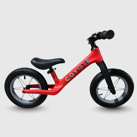 Bicicleta de equilibrio roja