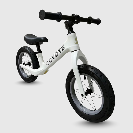 Bicicleta de equilibrio blanca