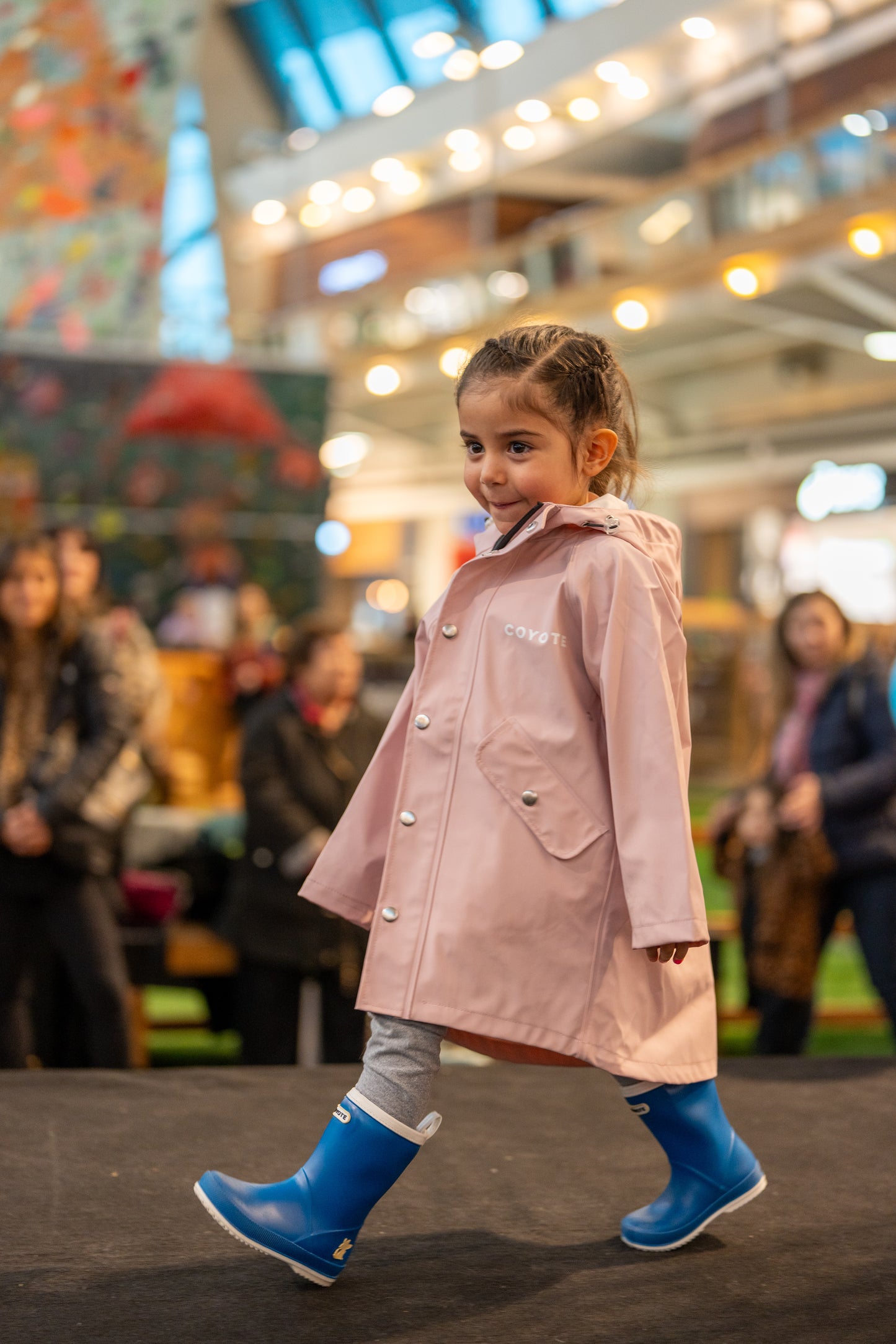 Impermeable rosado