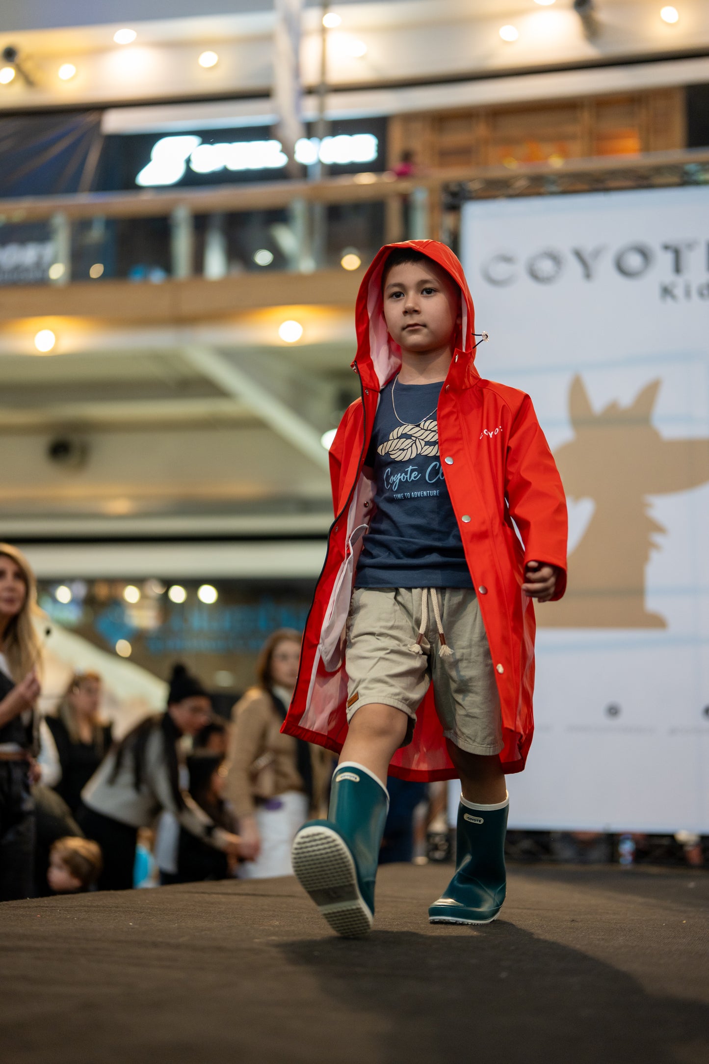Impermeable rojo