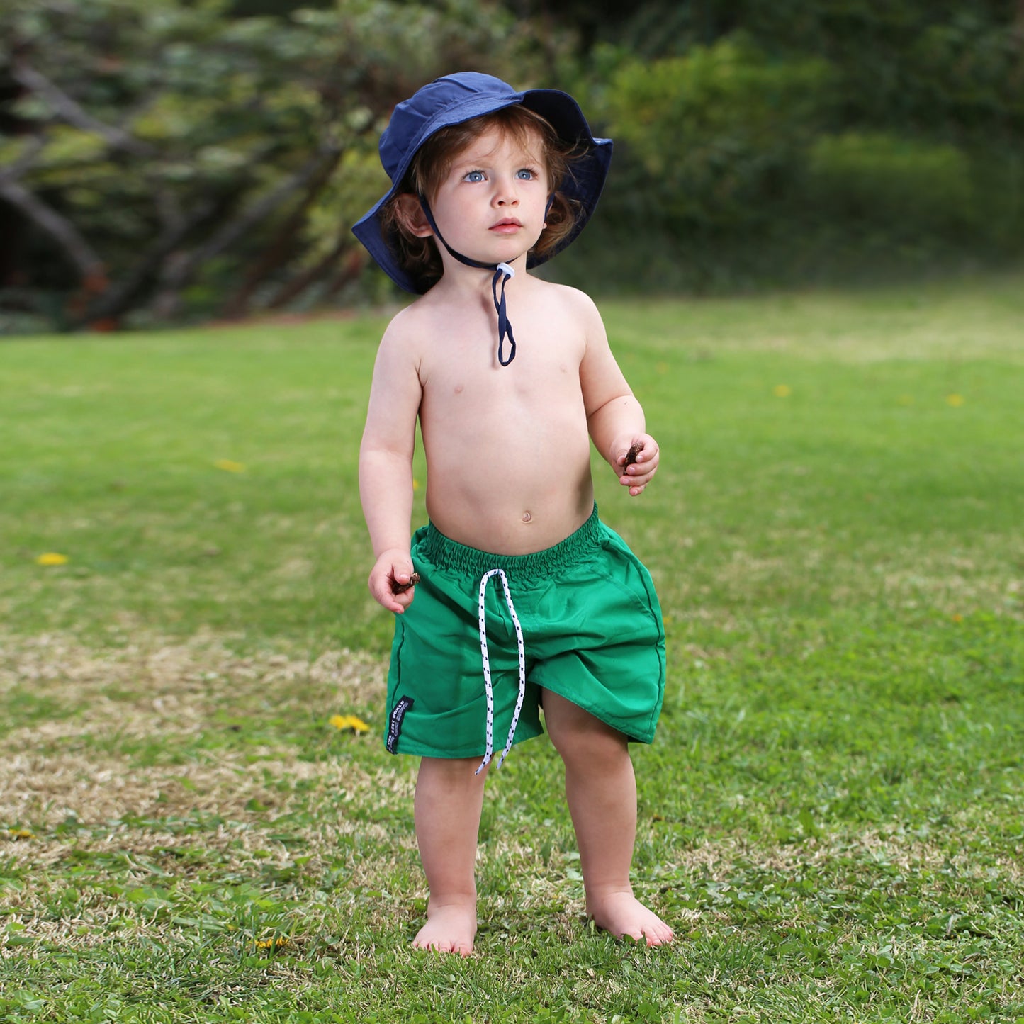 Traje de baño niño verde